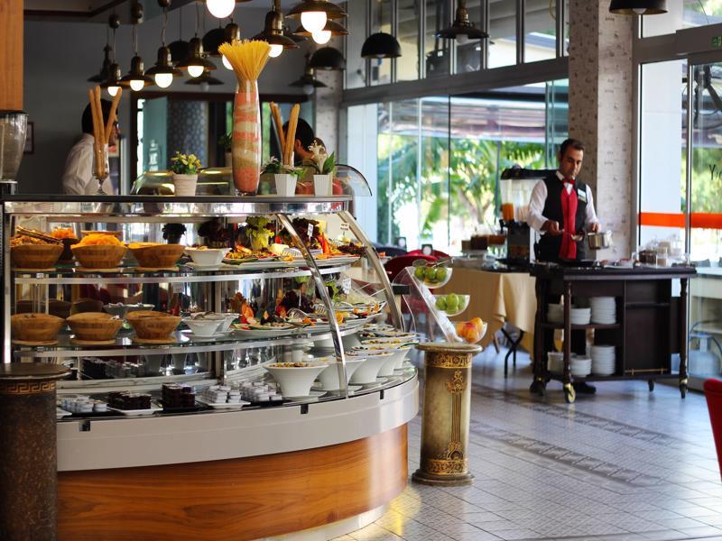 Yol Is Holiday أضنه المظهر الخارجي الصورة